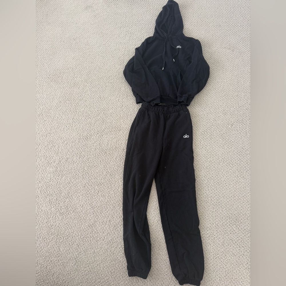 ALO Yoga Women's Black Joggers